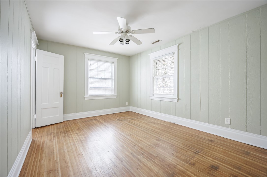 89 Clay Avenue Rochester, NY 14613 - Photo 28 of 44