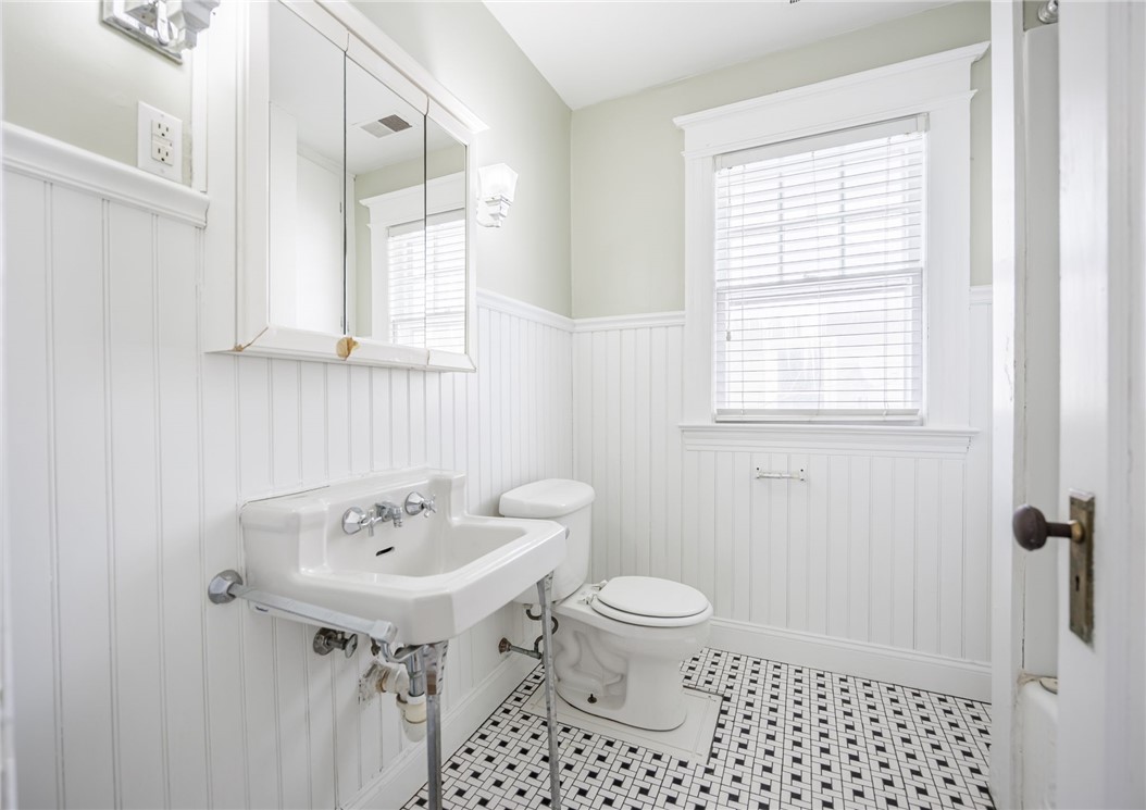 89 Clay Avenue Rochester, NY 14613 - Photo 35 of 44