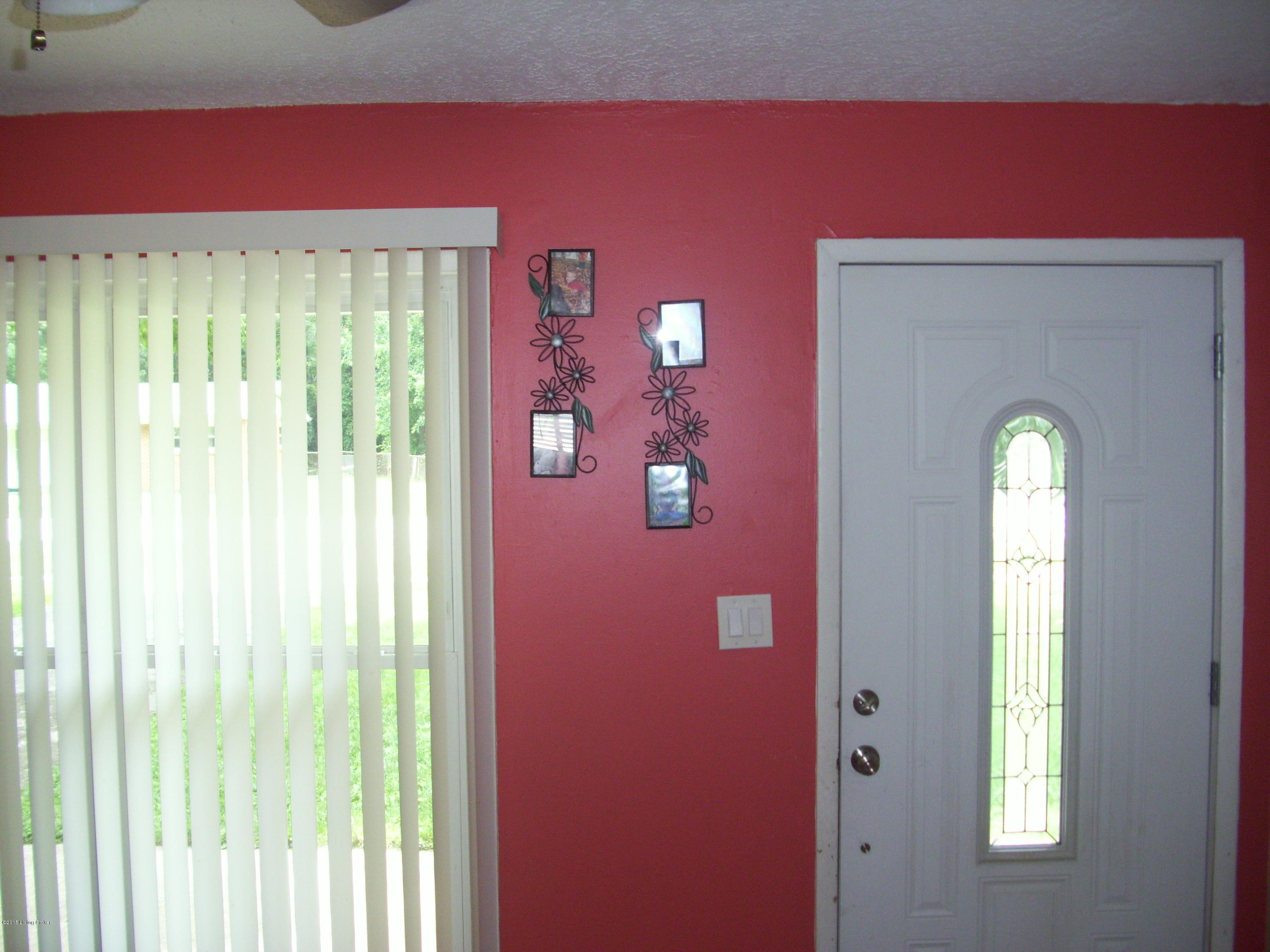 9909 Robsion Road Louisville, KY 40299 - Photo 24 of 28 100_1447
