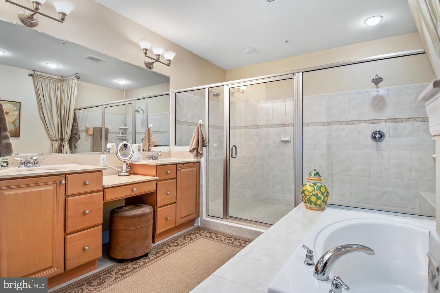301 Muir Street, Unit 502 Cambridge, MD 21613 - Photo 27 of 53 Primary Bath