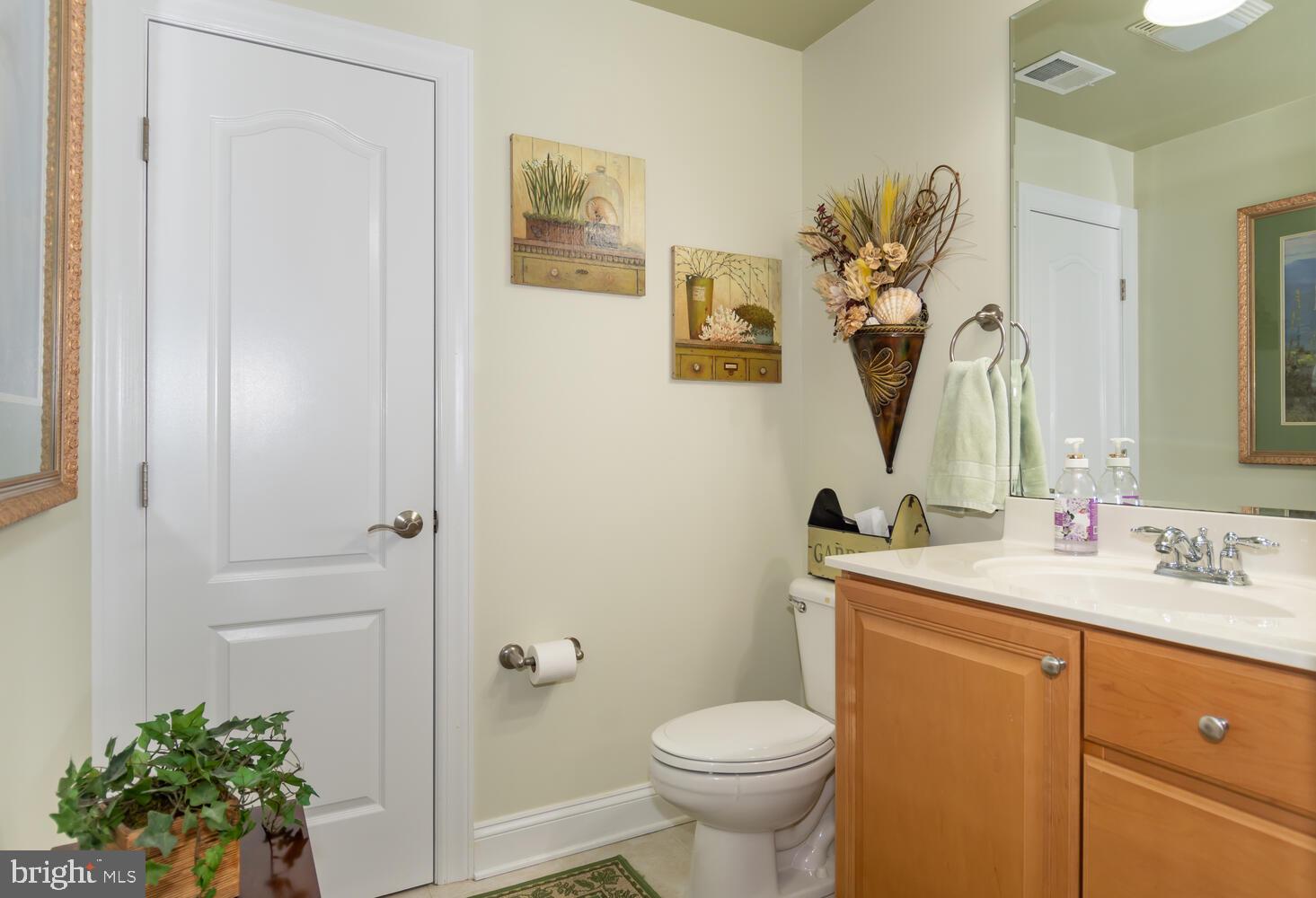 301 Muir Street, Unit 502 Cambridge, MD 21613 - Photo 37 of 53 Half bath