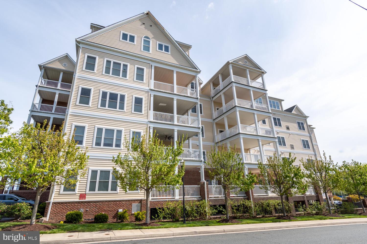 301 Muir Street, Unit 502 Cambridge, MD 21613 - Photo 49 of 53 Side Elevation, unit is top floor on left
