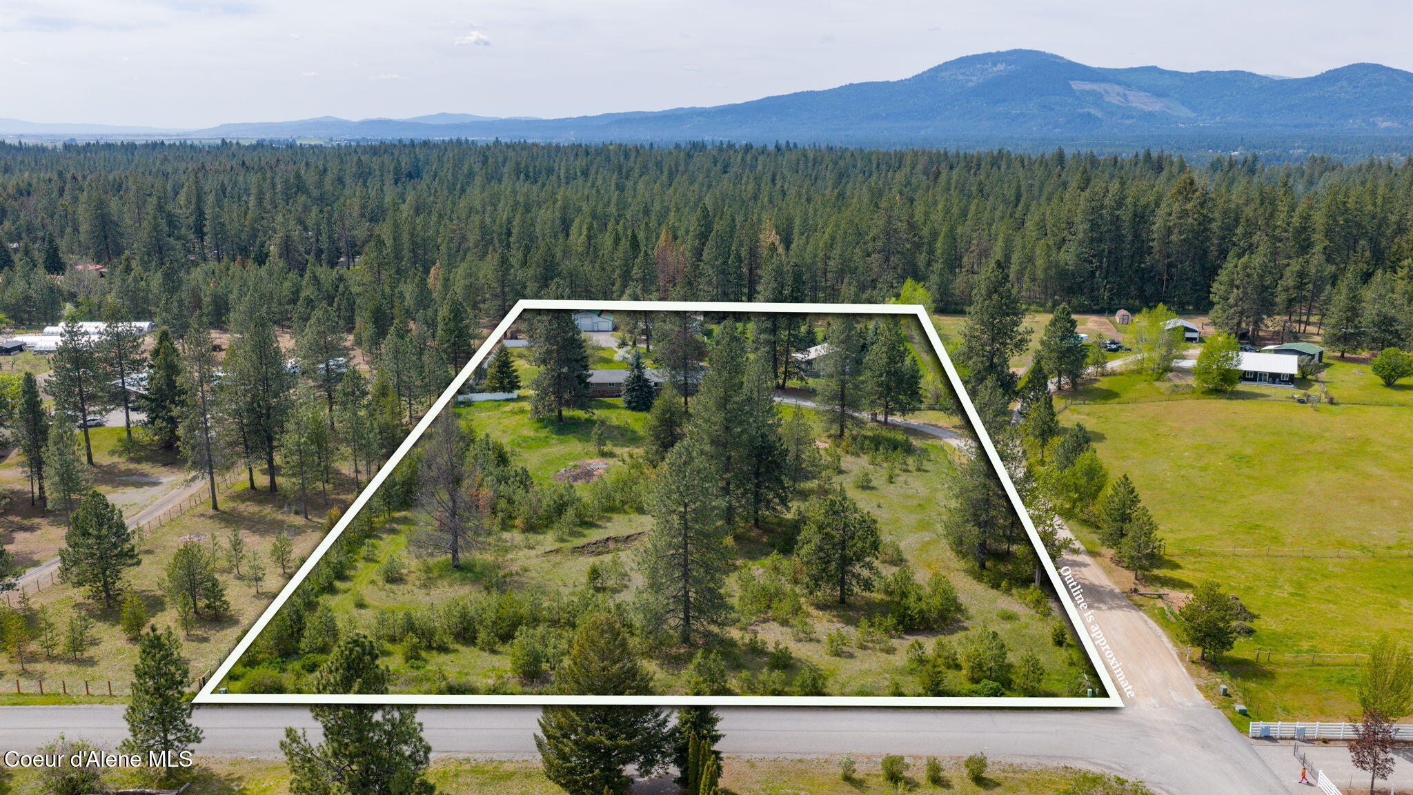 2087 East Glacier Road Hayden, ID 83835 - Photo 4 of 82 Ariel View
