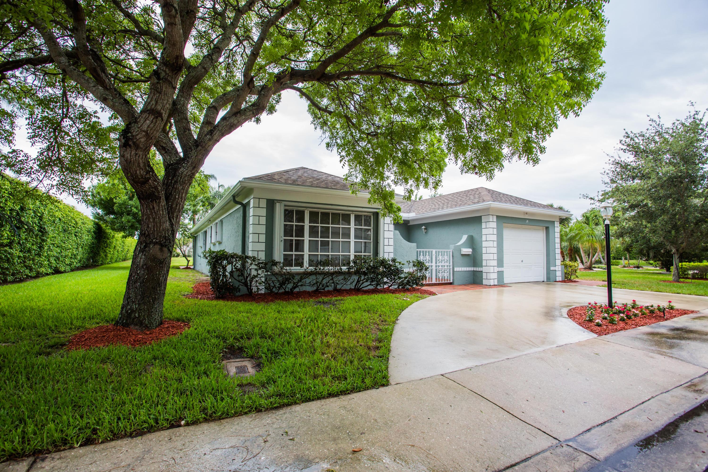 24 Del Rio Boulevard Boca Raton, FL 33432 - Photo 2 of 35 Exterior 1
