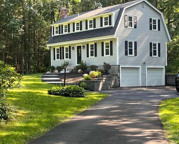 $849,990 | 7 Oakwood Street, Windham, NH 03087