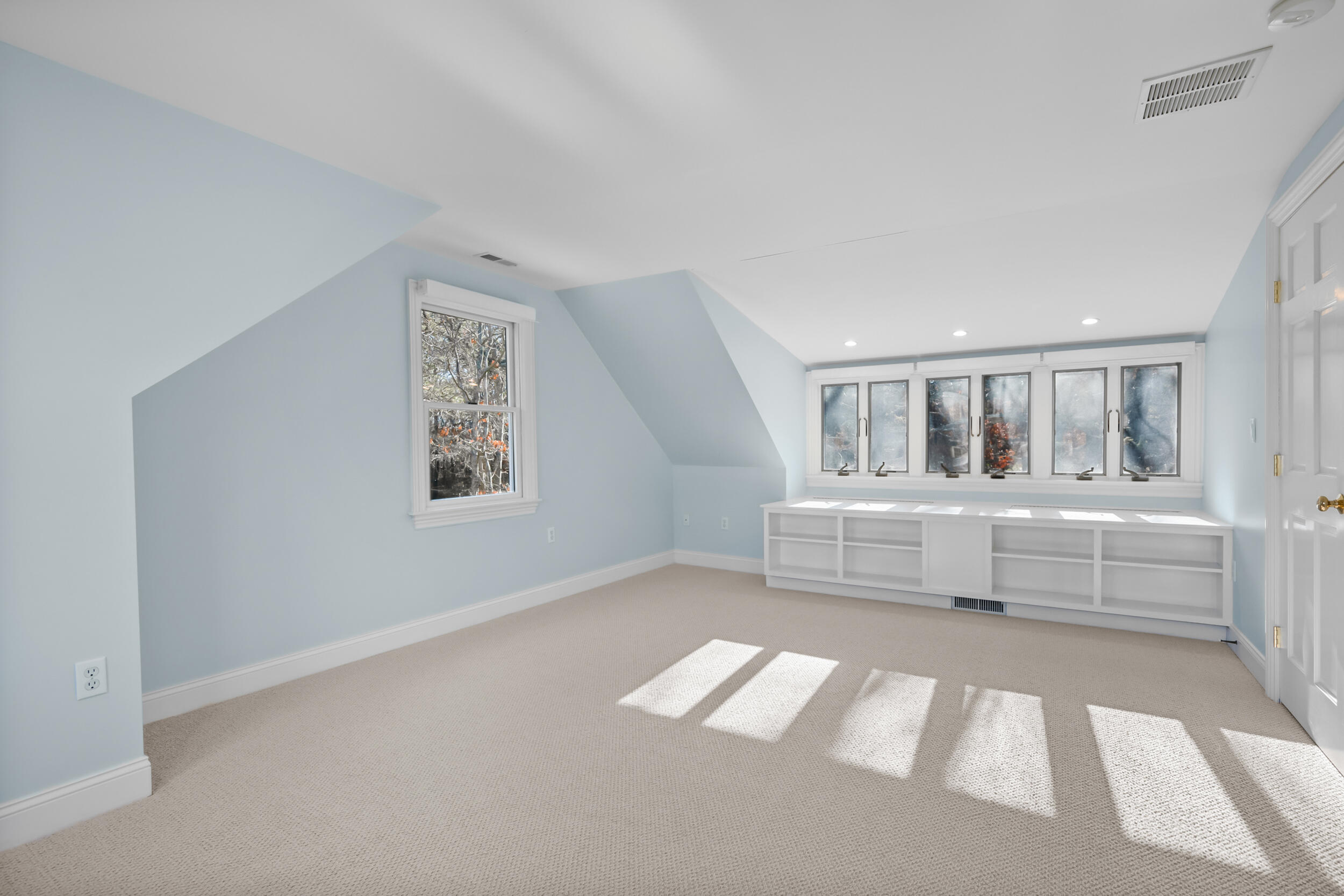 7 Manitoba Road Mashpee, MA 02649 - Photo 15 of 29 7 Manitoba - Primary Bedroom