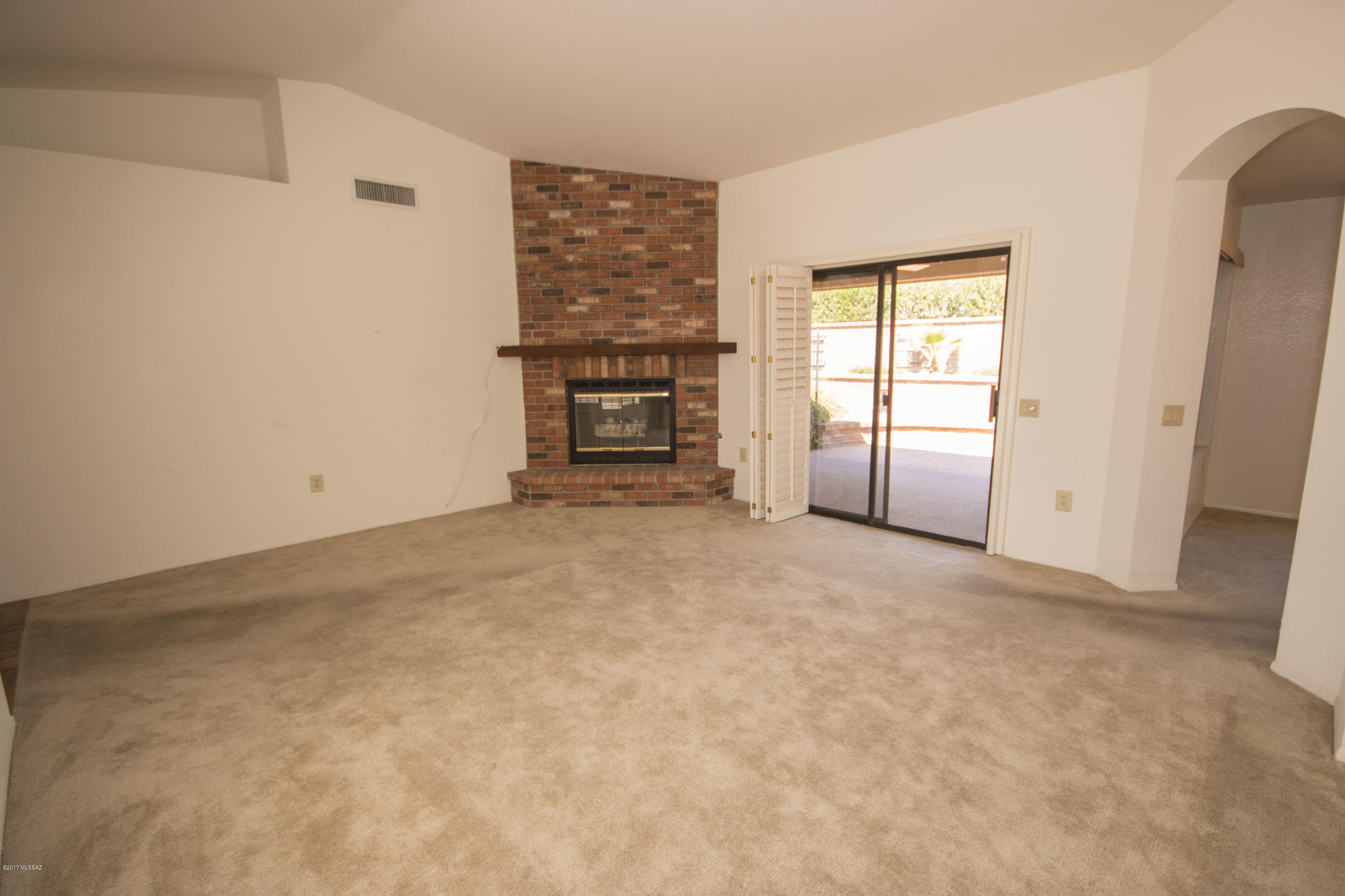 945 East Rising Sun Drive Oro Valley, AZ 85755 - Photo 3 of 24
