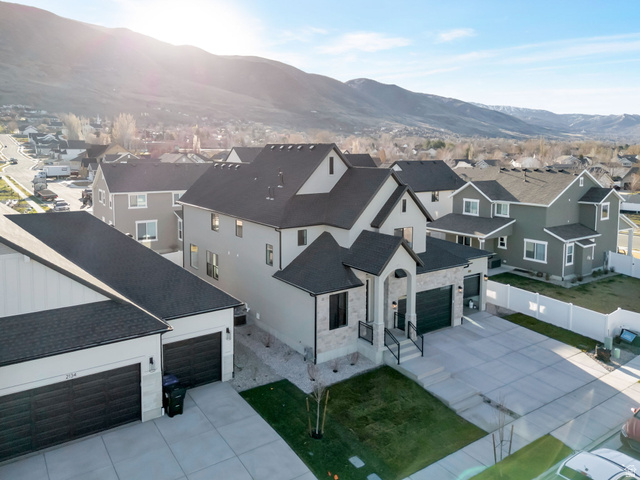 2132 North 725 West Centerville, UT 84014 - Photo 2 of 44