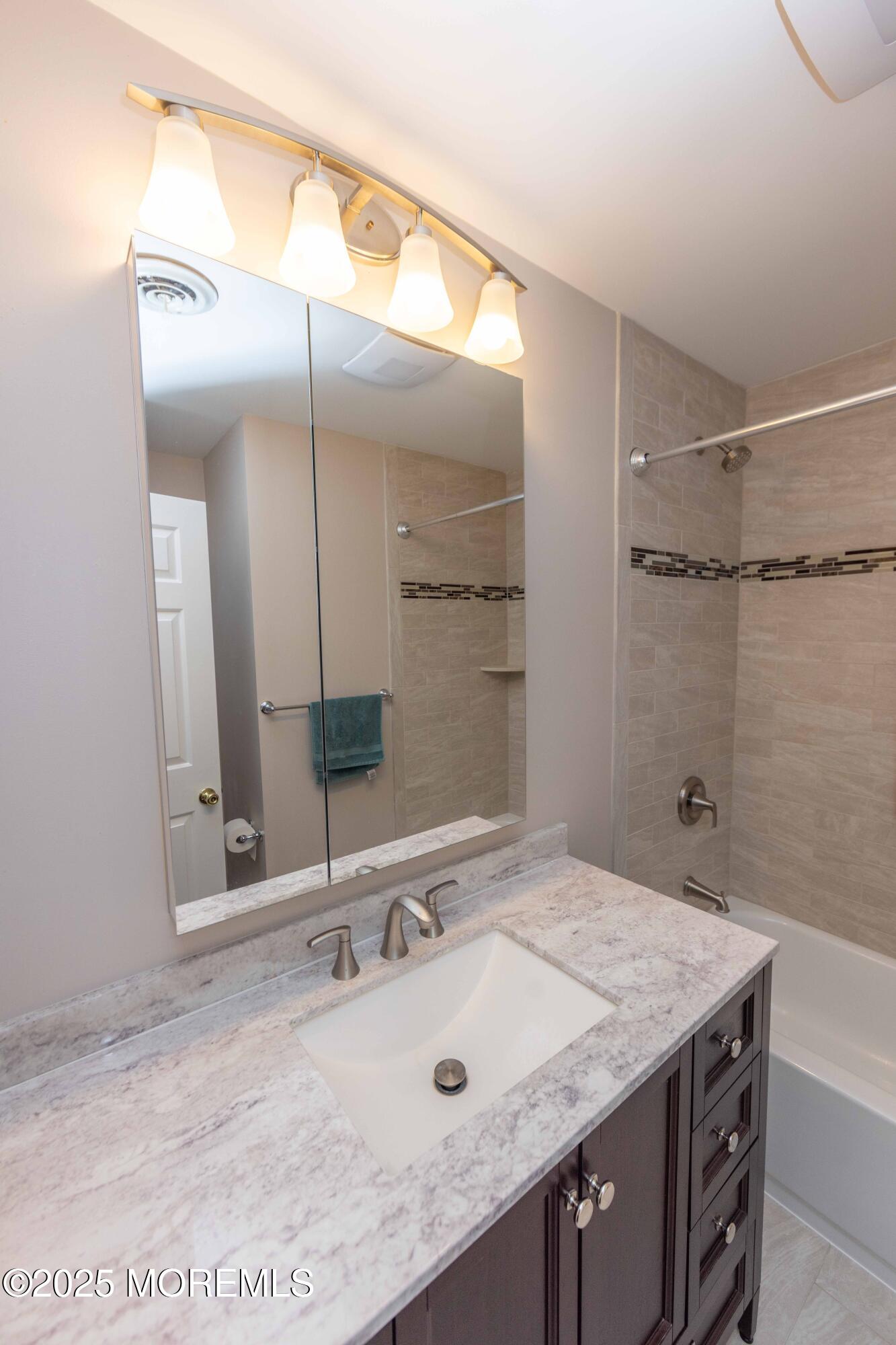 28 Fir Road, Unit 21 Manahawkin, NJ 08050 - Photo 9 of 17 JWR59973 (1)