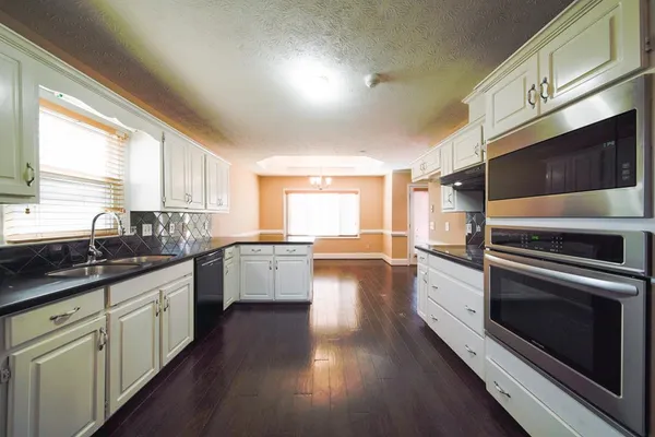 $359,900 | 5912 Big Oak Drive, Columbus, GA 31909