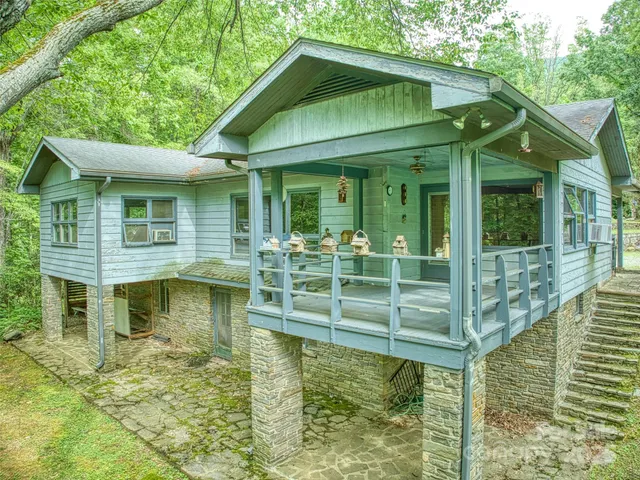 $419,500 | 88 Laurel Loop, Maggie Valley, NC 28751