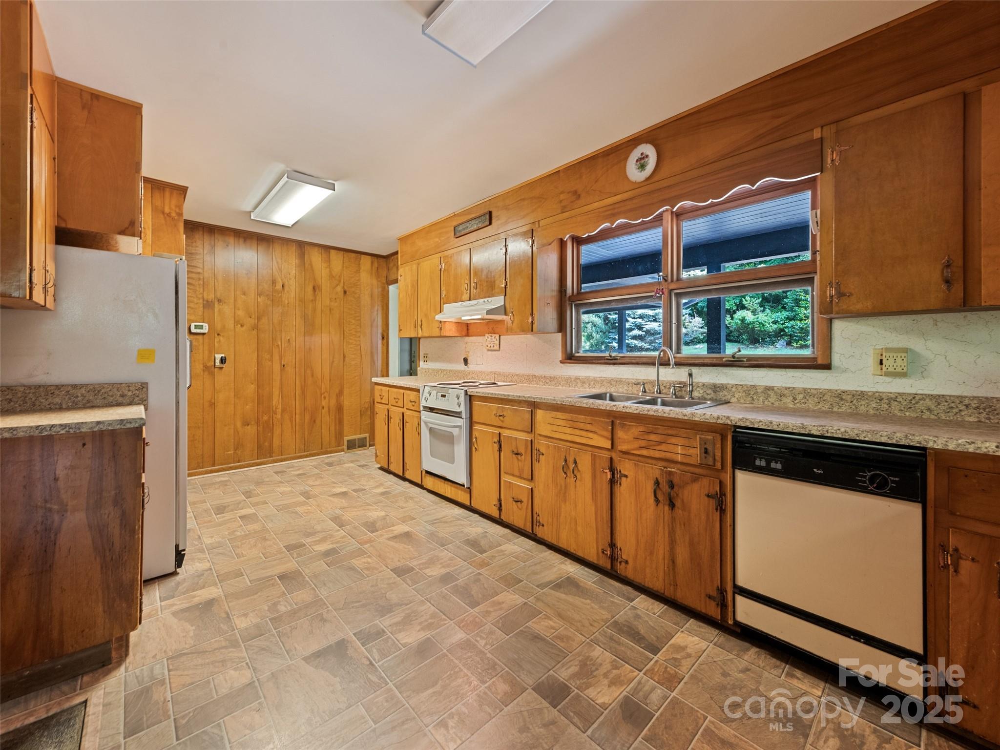 88 Laurel Loop Maggie Valley, NC 28751 - Photo 14 of 40