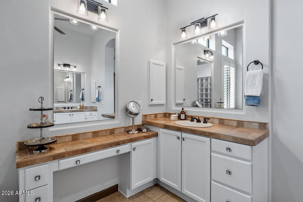 4107 North Silver Ridge Circle Mesa, AZ 85207 - Photo 24 of 67 Master with Double vanities