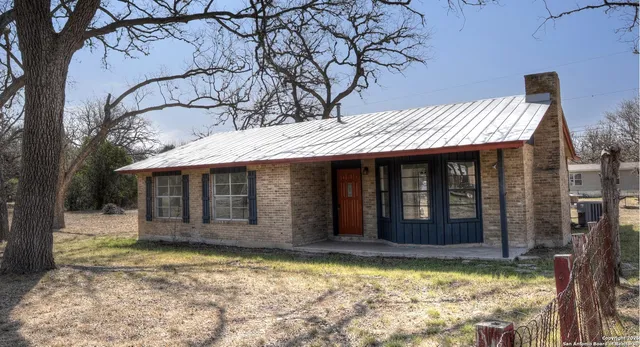 $272,000 | 311 Patterson Creek Road, Leakey, TX 78873