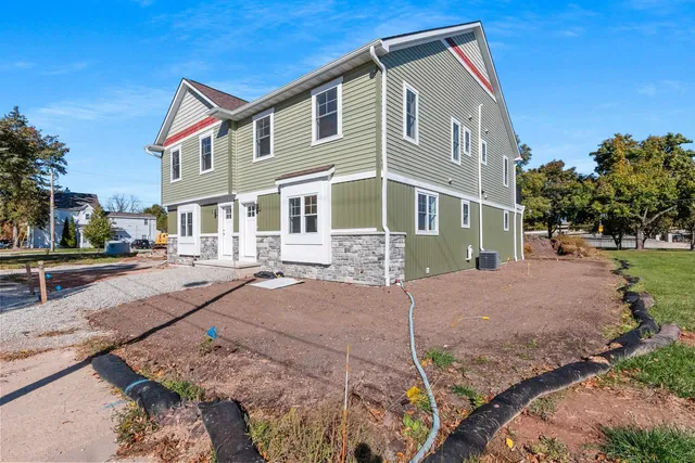 $268,999 | 422 4th Street, Green Bay, WI 54304