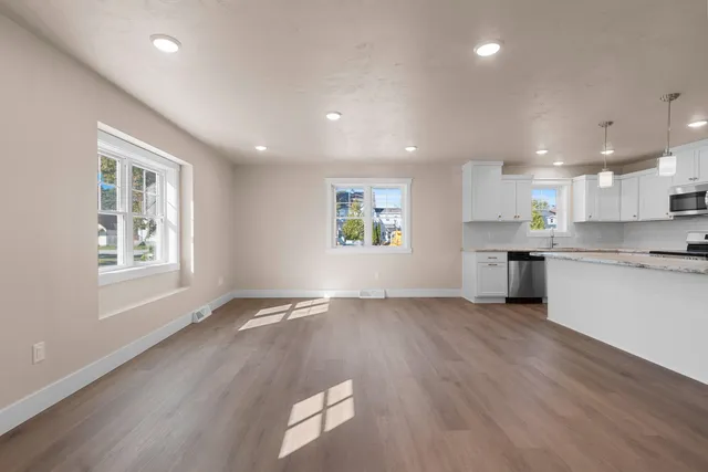 $268,999 | 422 4th Street, Green Bay, WI 54304