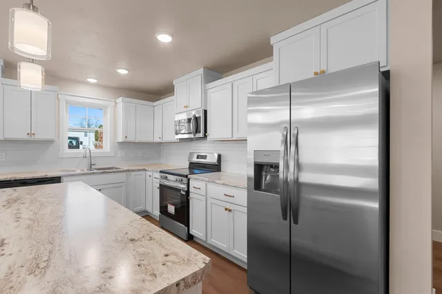 $268,999 | 422 4th Street, Green Bay, WI 54304