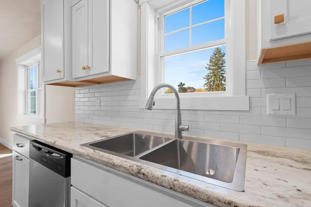 $268,999 | 422 4th Street, Green Bay, WI 54304