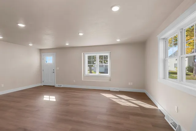 $268,999 | 422 4th Street, Green Bay, WI 54304