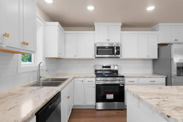 $268,999 | 422 4th Street, Green Bay, WI 54304