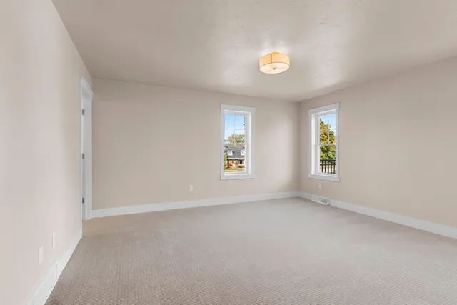 $268,999 | 422 4th Street, Green Bay, WI 54304