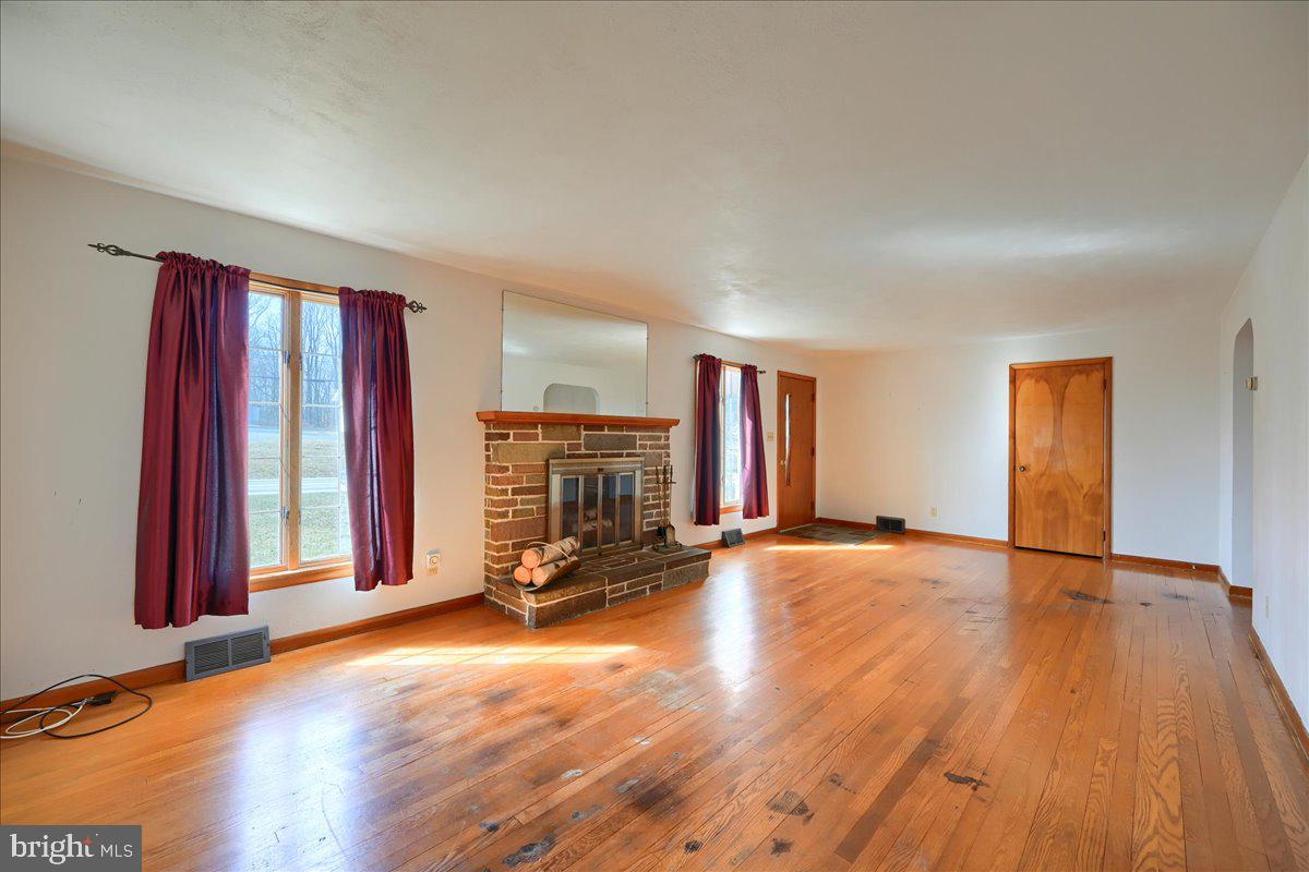 522 Broad St Extension Delta, PA 17314 - Photo 6 of 44 Gallery Image 6