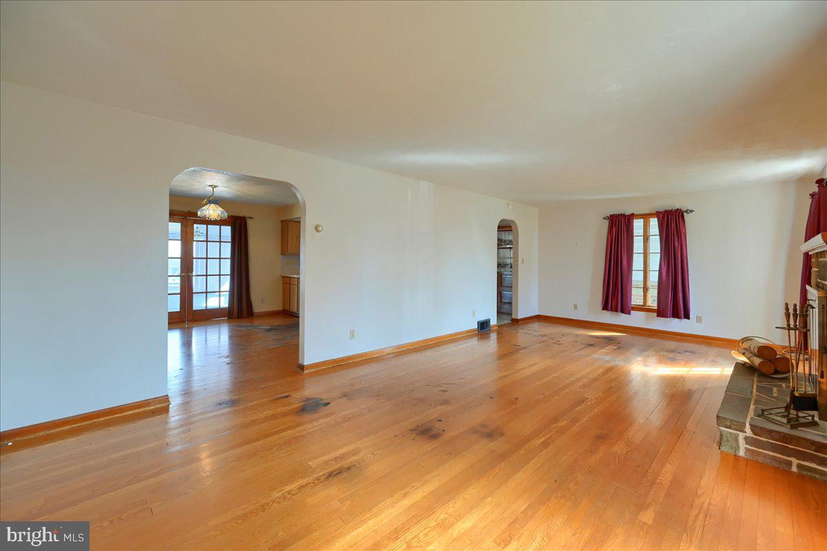 522 Broad St Extension Delta, PA 17314 - Photo 8 of 44 Gallery Image 8
