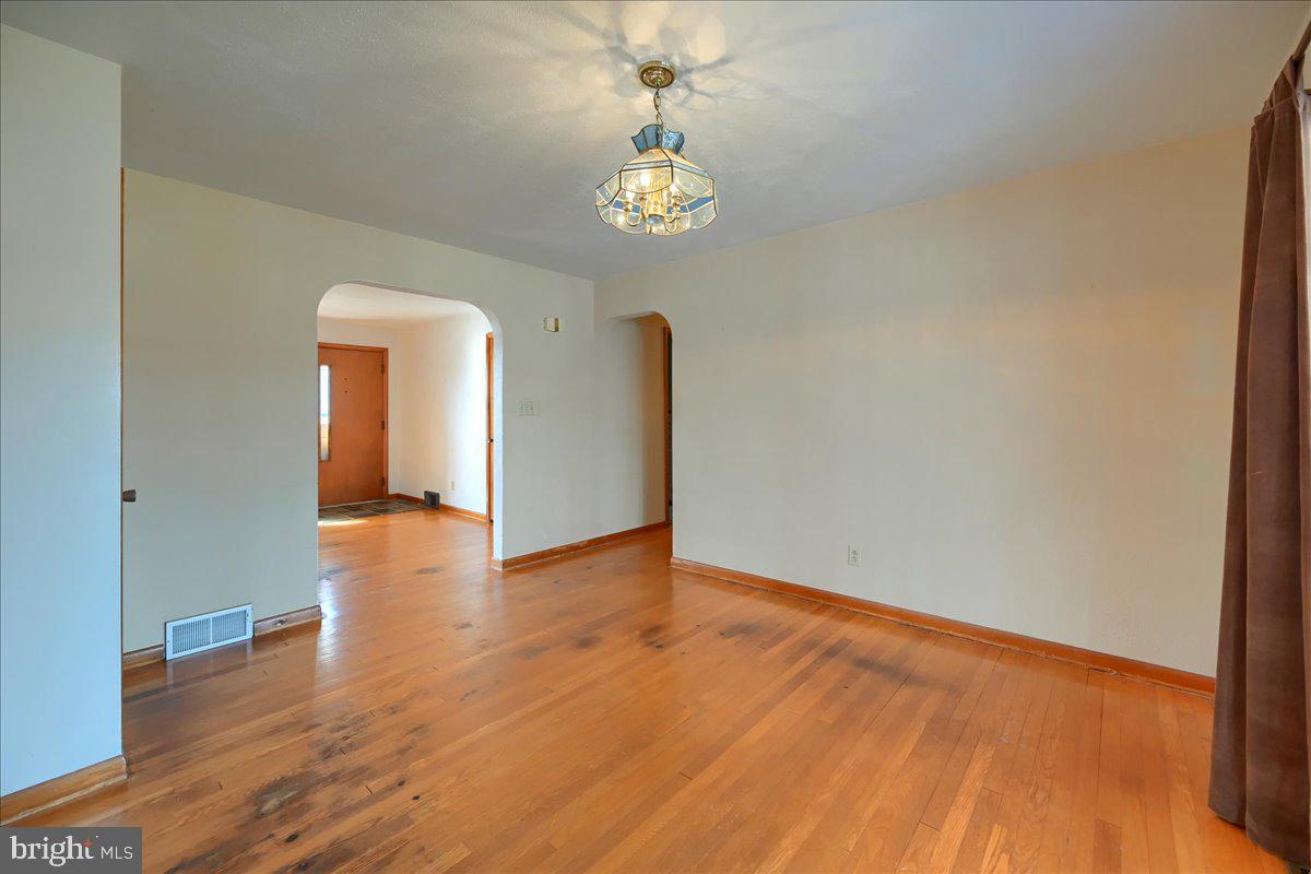 522 Broad St Extension Delta, PA 17314 - Photo 9 of 44 Gallery Image 9