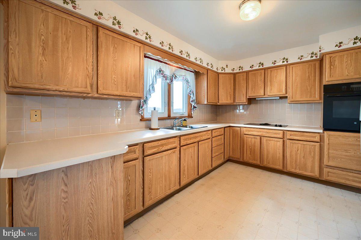 522 Broad St Extension Delta, PA 17314 - Photo 10 of 44 Gallery Image 10