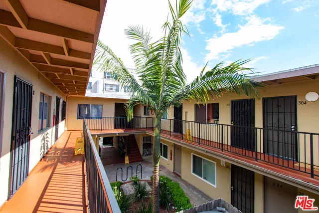 $3,095,000 | 685 South Coronado Street, Los Angeles, CA 90057