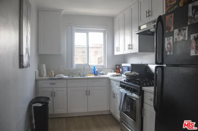 $3,095,000 | 685 South Coronado Street, Los Angeles, CA 90057