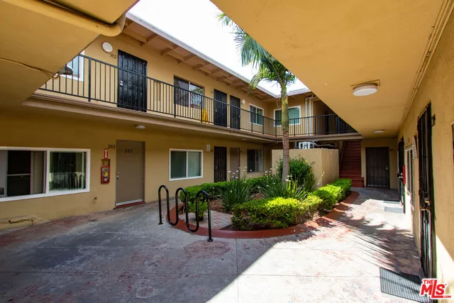 $3,095,000 | 685 South Coronado Street, Los Angeles, CA 90057