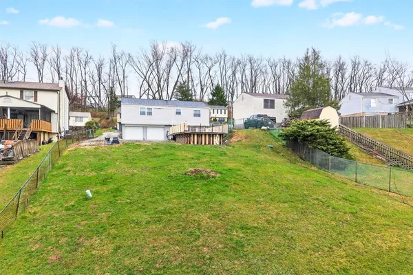 $263,900 | 1952 Colleen Drive, North Huntingdon, PA 15642
