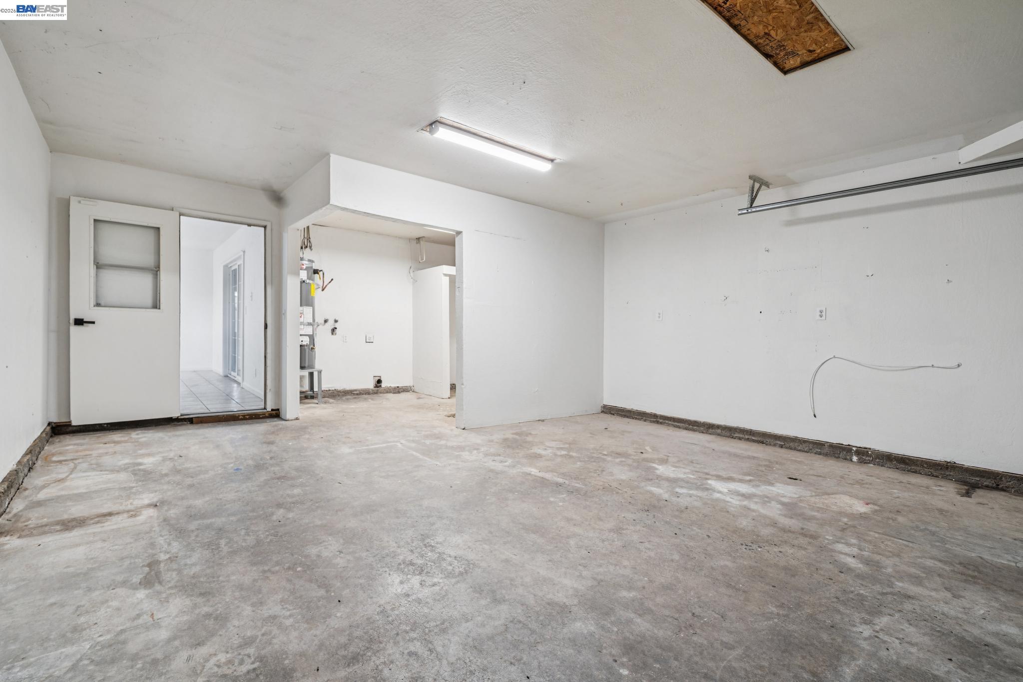 554 Chestnut Avenue Tracy, CA 95376 - Photo 21 of 27 a view of an empty room