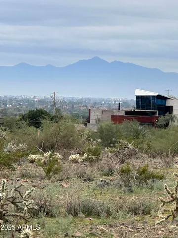 $545,000 | 939 West Mercer Lane, Phoenix, AZ 85029