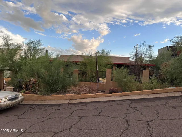 $545,000 | 939 West Mercer Lane, Phoenix, AZ 85029