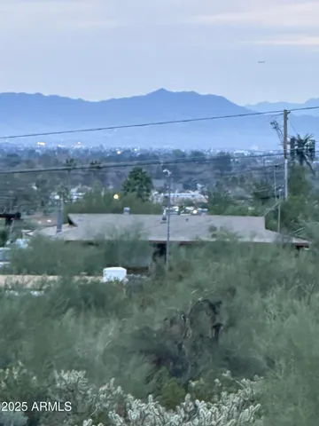 $545,000 | 939 West Mercer Lane, Phoenix, AZ 85029