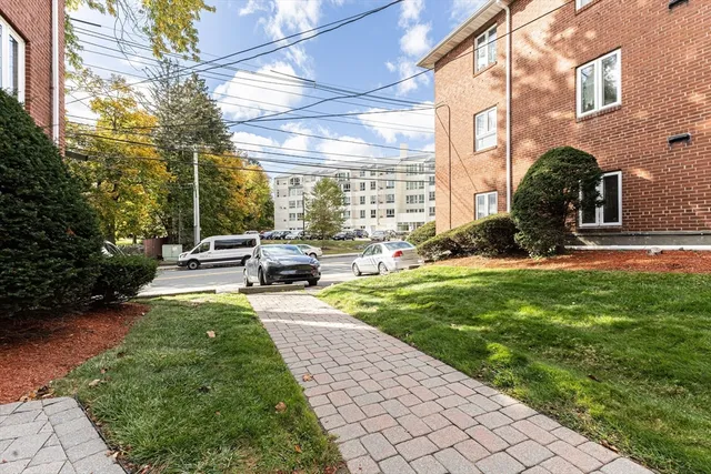 $399,900 | 186 Lexington Street, Unit 8, Watertown, MA 02472