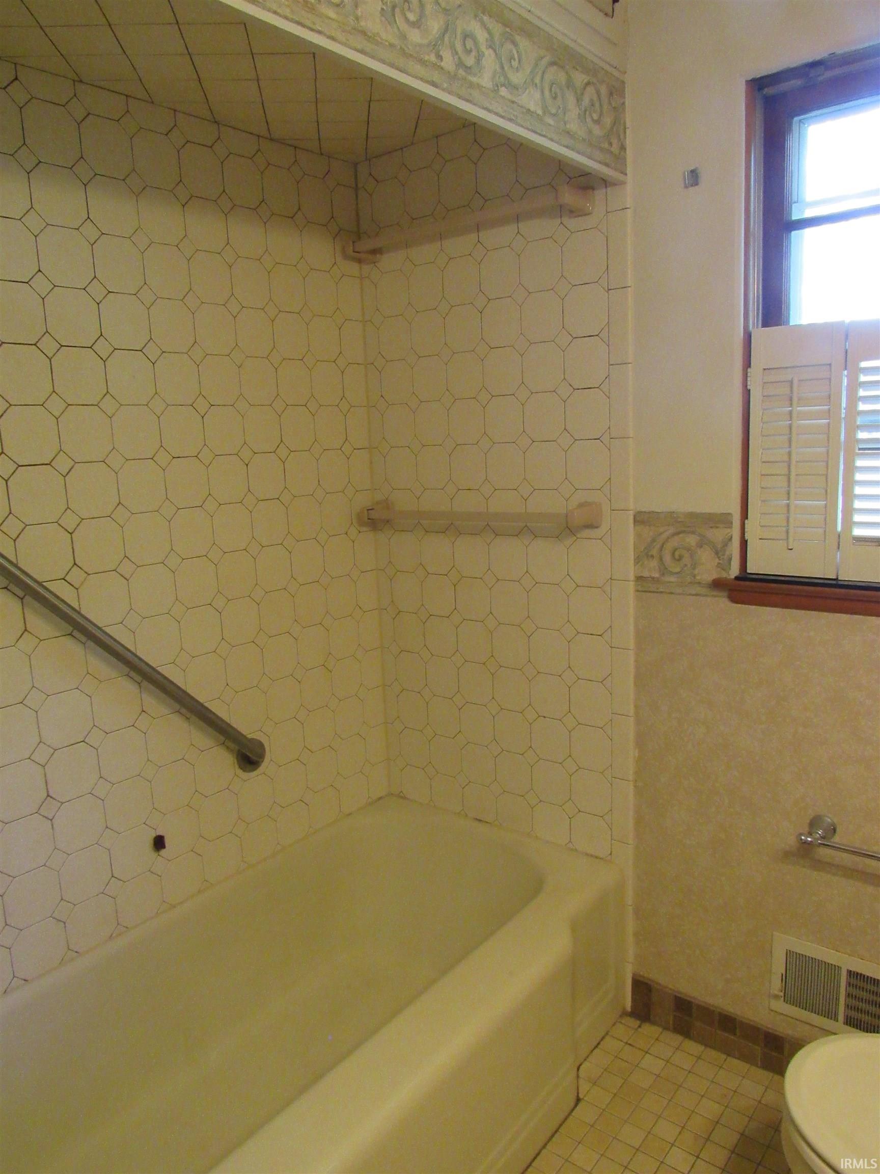 338 South Dixon Road Kokomo, IN 46901 - Photo 19 of 27 Gallery Image 19