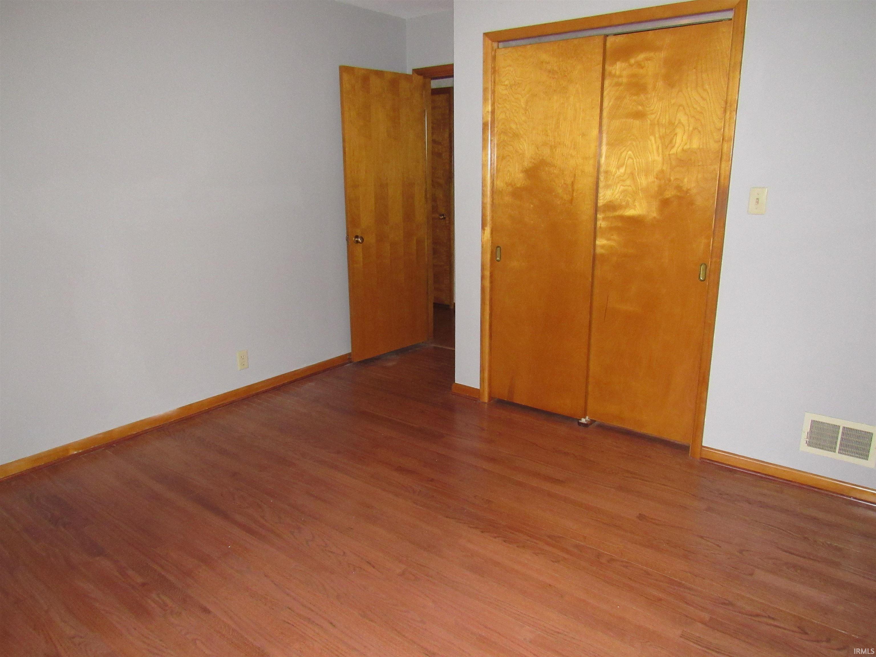 338 South Dixon Road Kokomo, IN 46901 - Photo 8 of 27 Gallery Image 8
