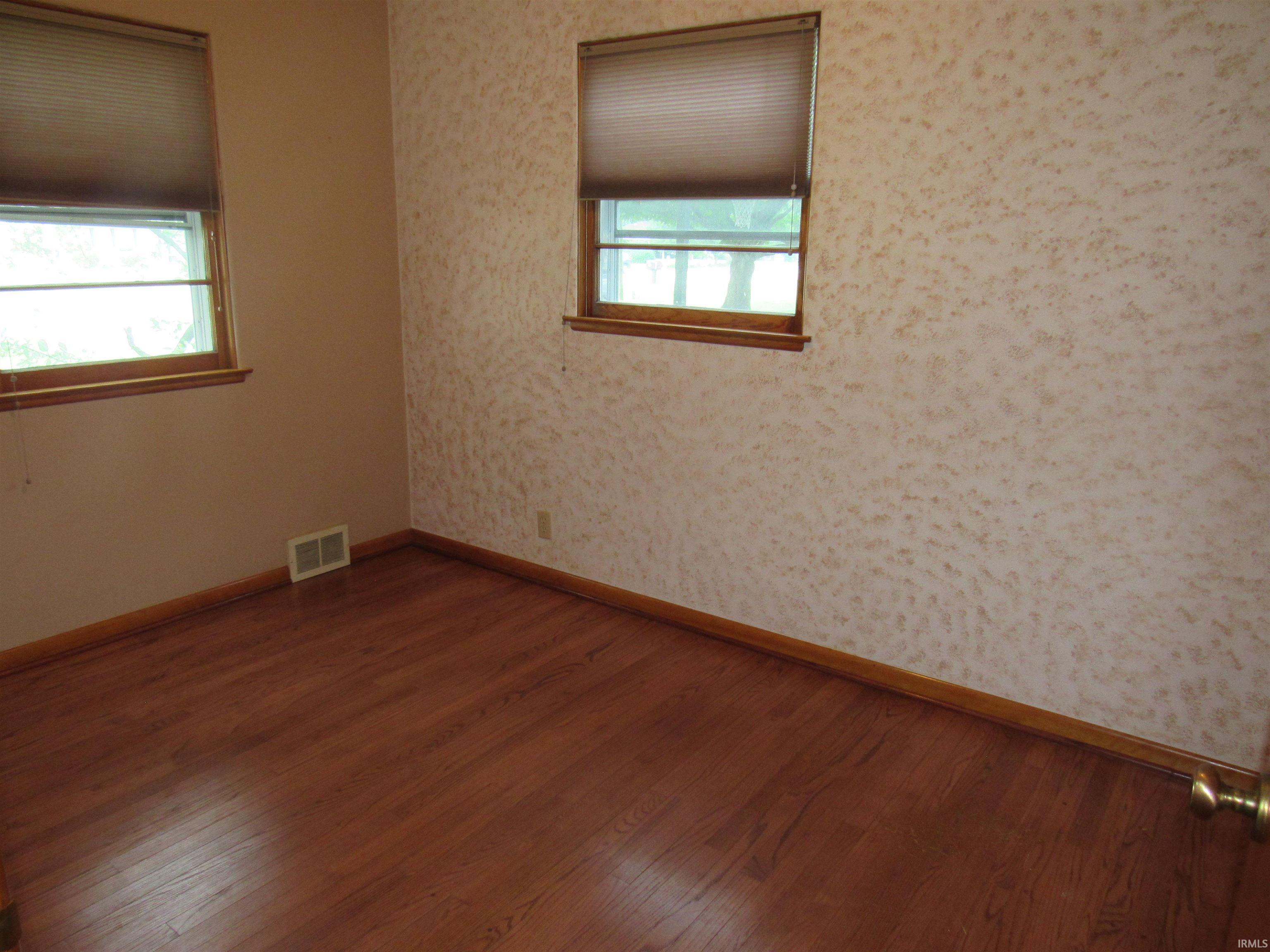338 South Dixon Road Kokomo, IN 46901 - Photo 9 of 27 Gallery Image 9