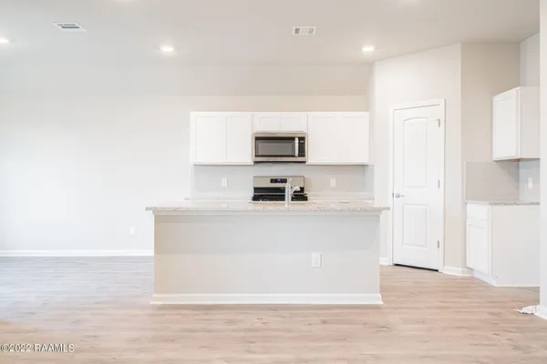 $2,000 | 130 Lucille Drive, Maurice, LA 70555