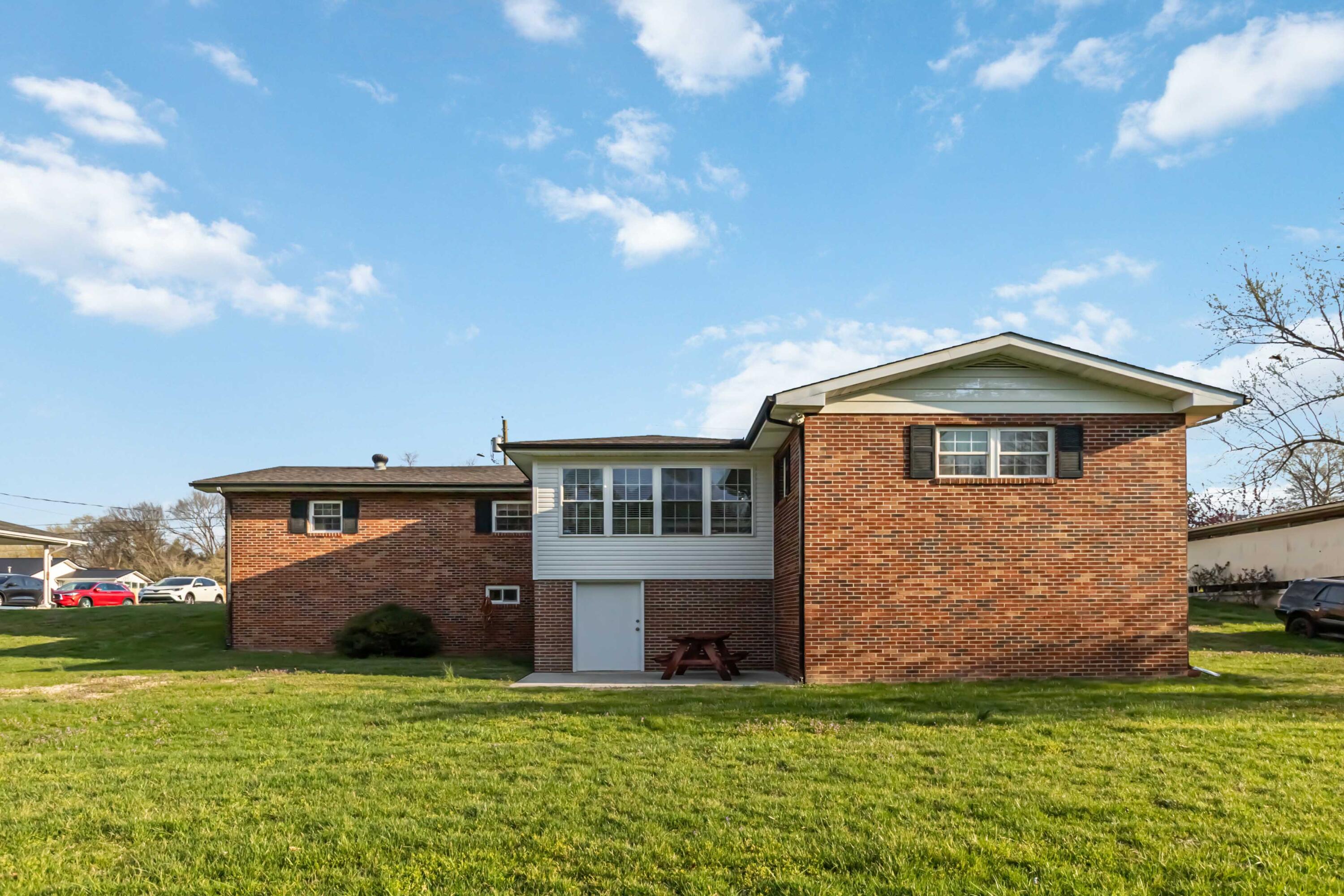 511 Moore Road Williamsburg, KY 40769 - Photo 8 of 50 048