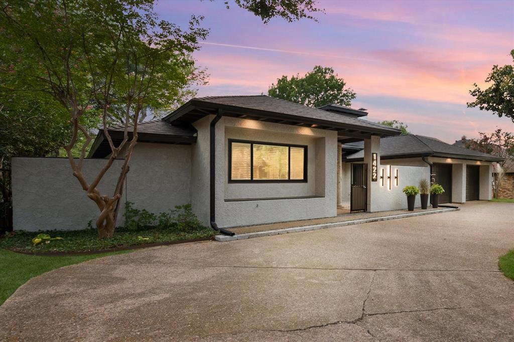 1422 Country Club Road Arlington, TX 76013 - Photo 4 of 40 Gallery Image 4