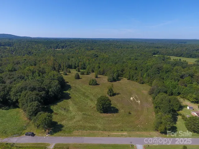 $750,000 | 320 Mallard Drive, Grover, NC 28073