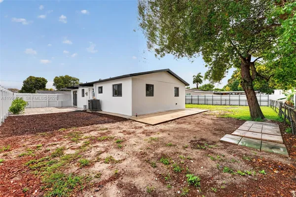 $550,000 | 19730 Northwest 44th Court, Miami Gardens, FL 33055