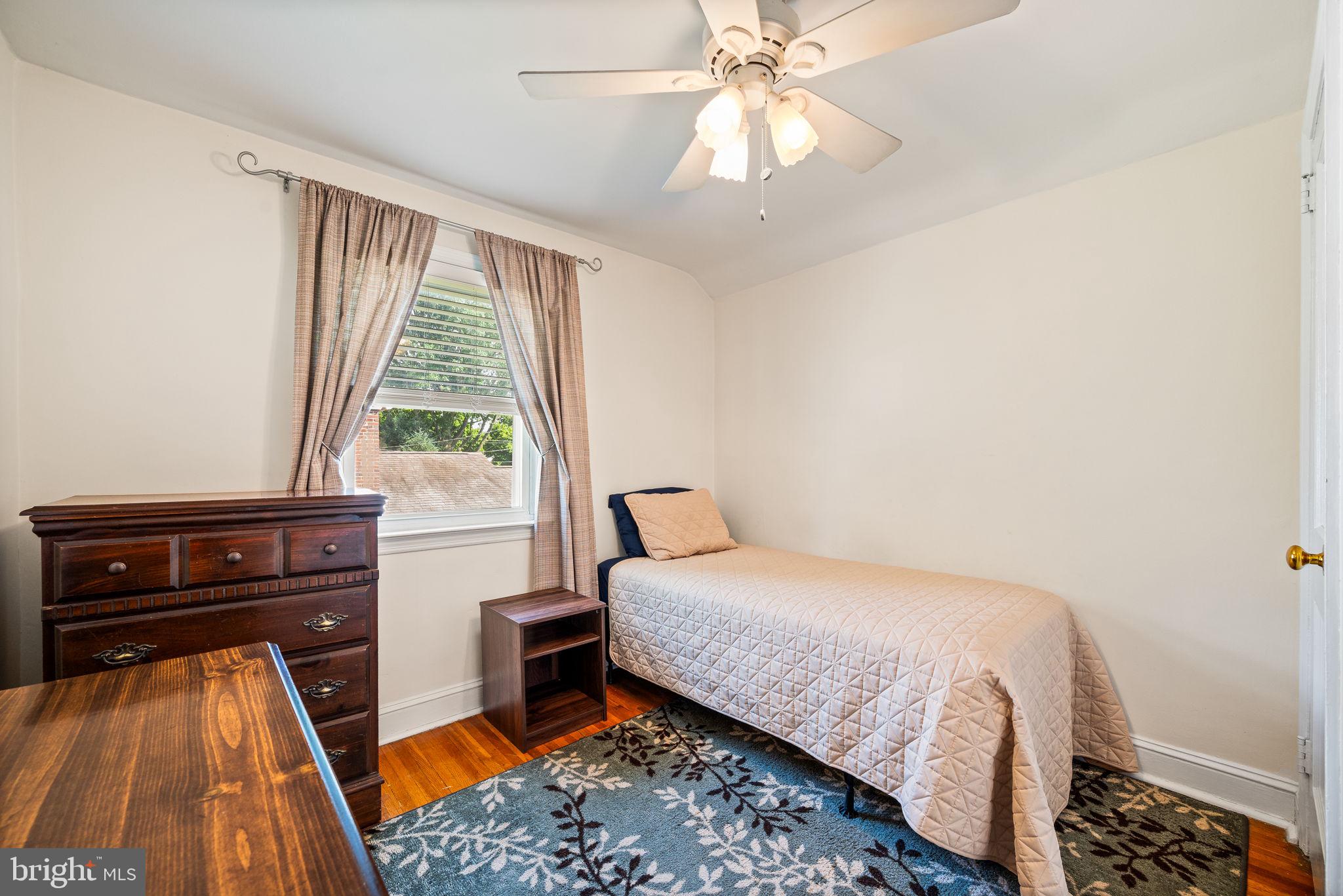 122 Kent Road Springfield, PA 19064 - Photo 18 of 25 Third Bedroom