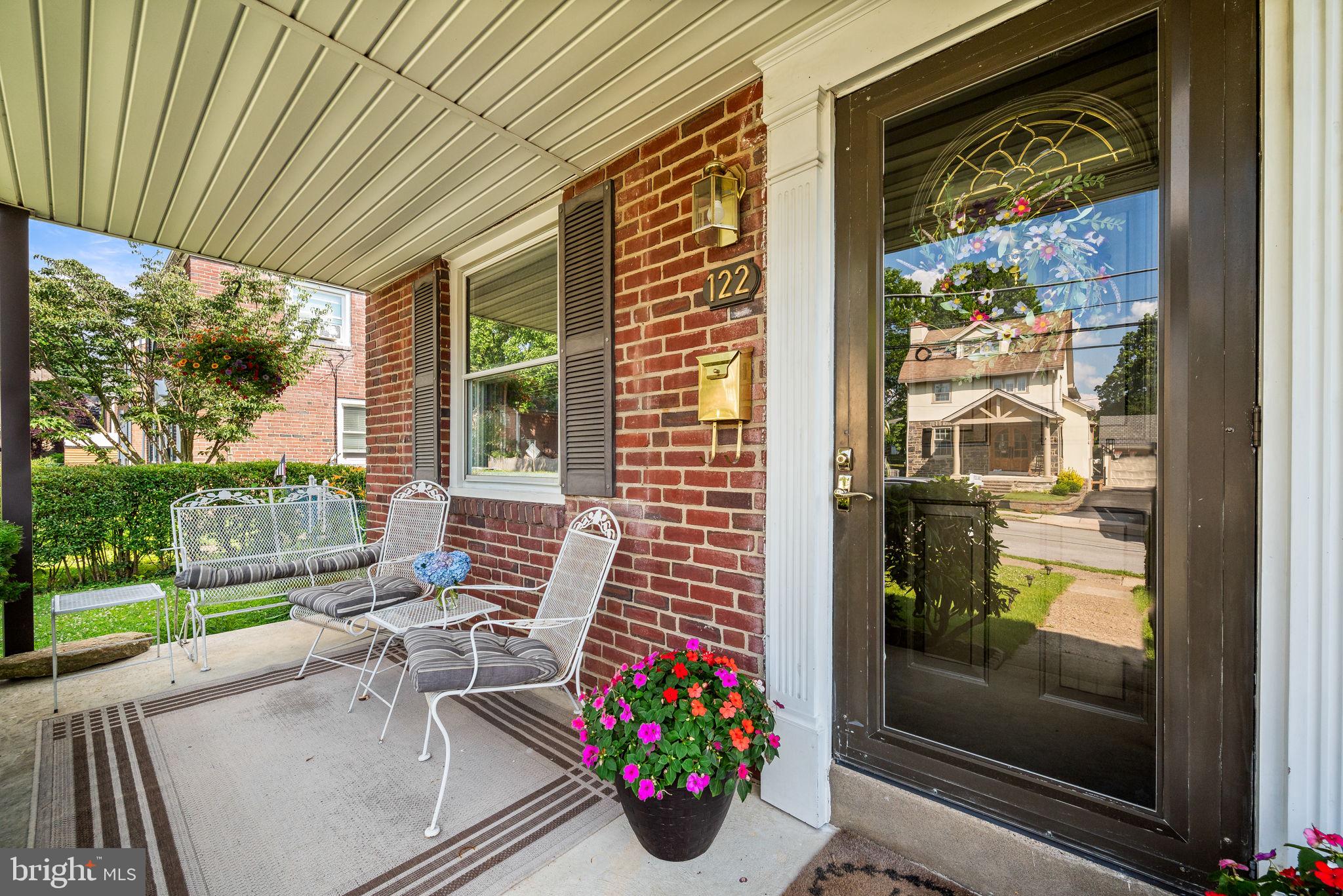 122 Kent Road Springfield, PA 19064 - Photo 3 of 25 Covered Front Porch