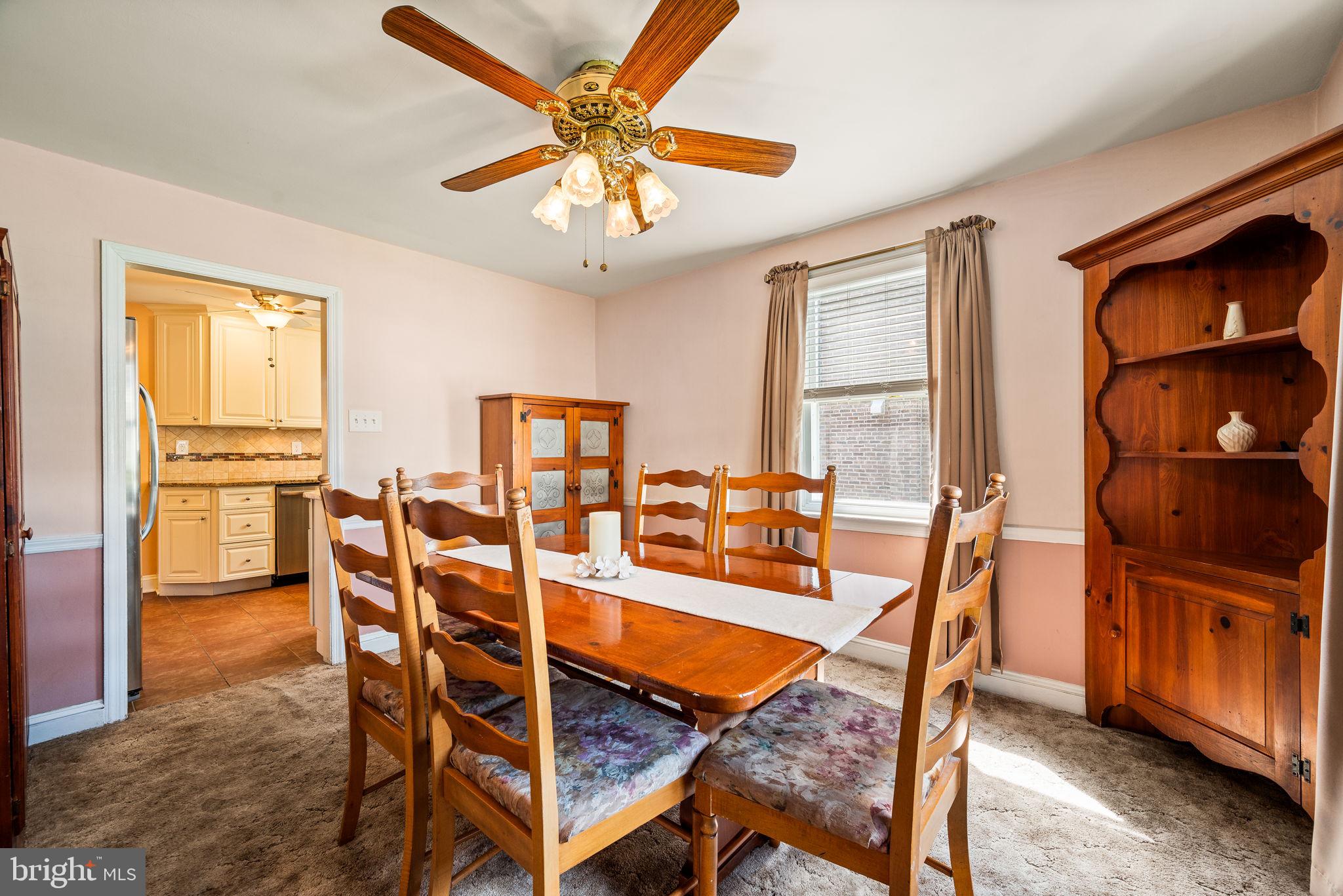 122 Kent Road Springfield, PA 19064 - Photo 7 of 25 Sun Filled Dining Room