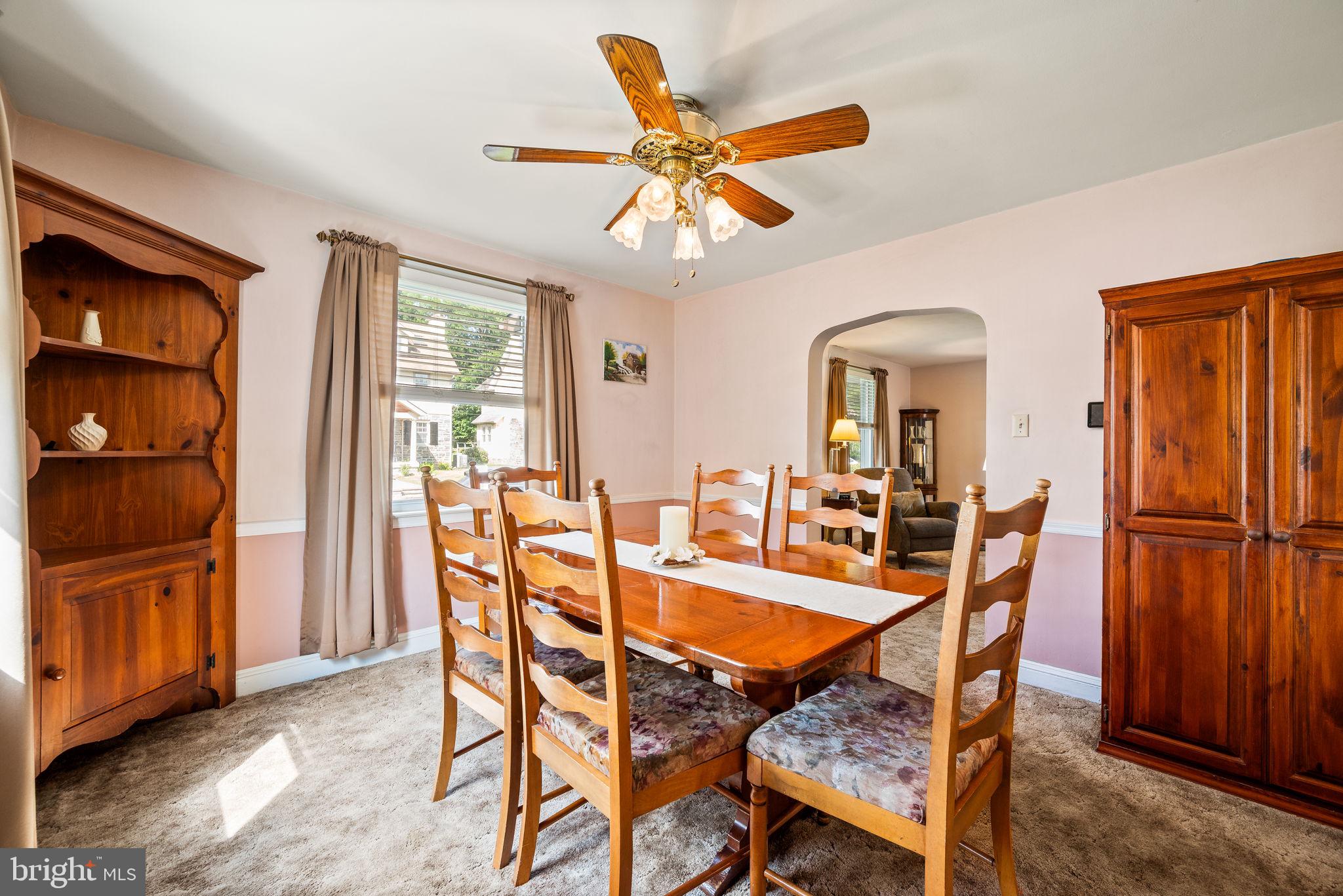 122 Kent Road Springfield, PA 19064 - Photo 8 of 25 Sun Filled Dining Room